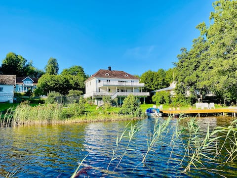 Beautiful Pearl By The Lake