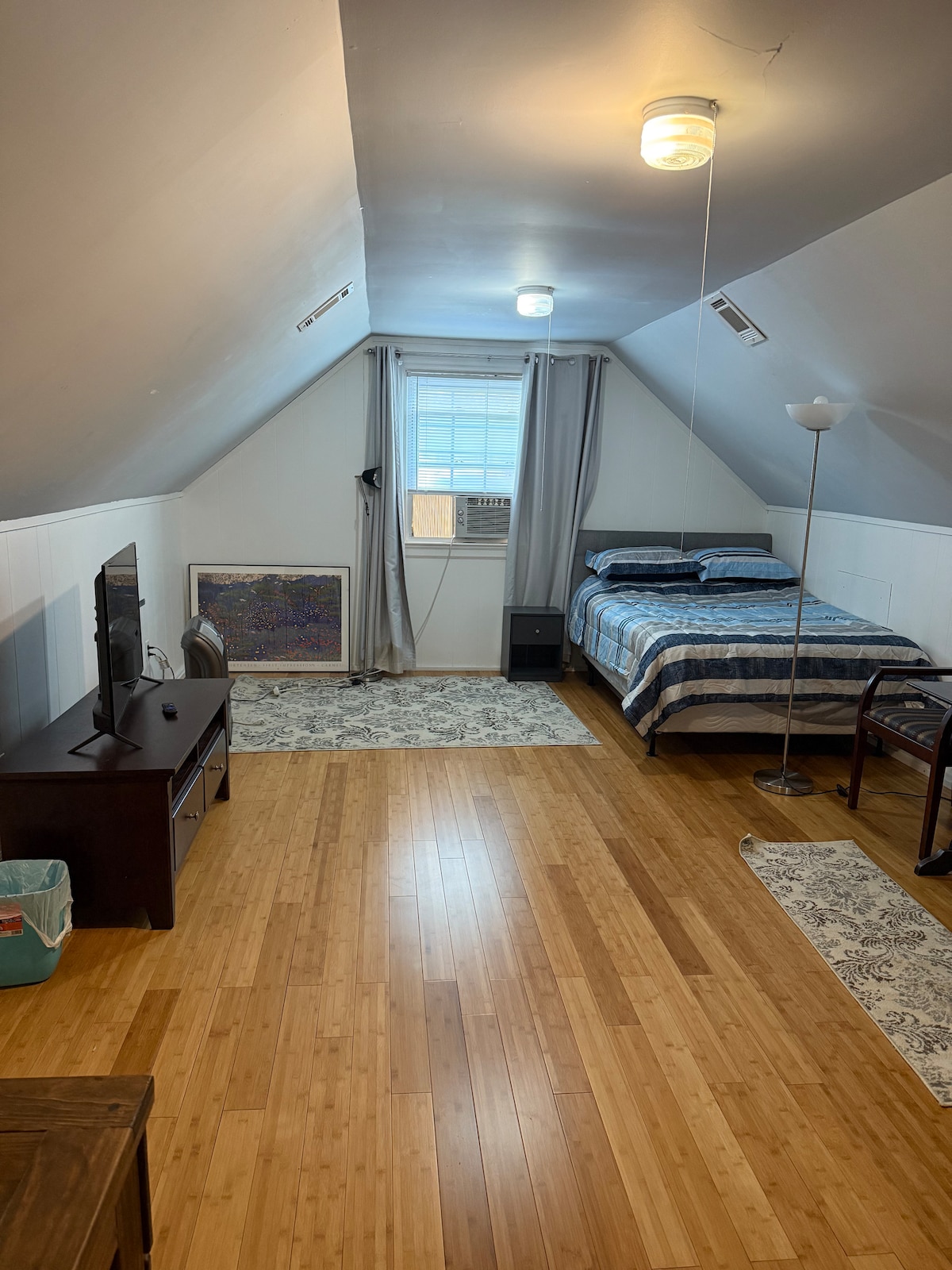 Chumba cha kujitegemea chenye nafasi kubwa 