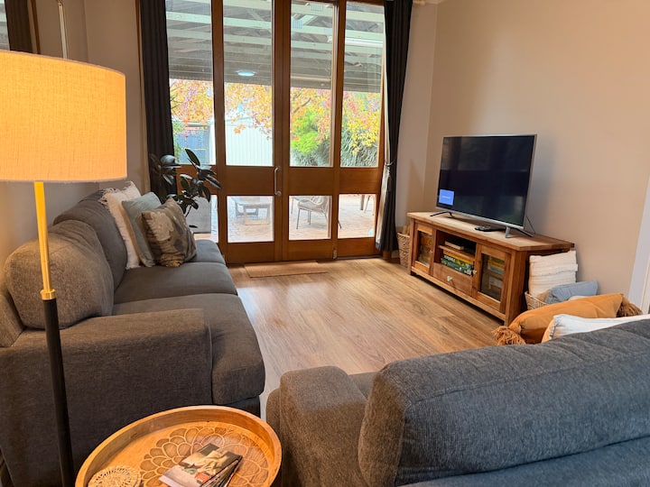 Cosy Cottage In Central Location - Wagga Wagga