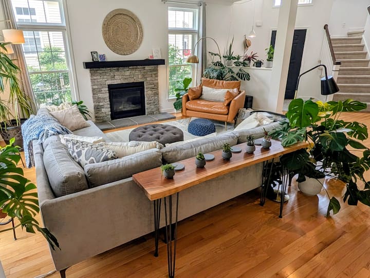 Entire 3 Bedroom 2.5 Bath Modern Home - Clifton Park, NY