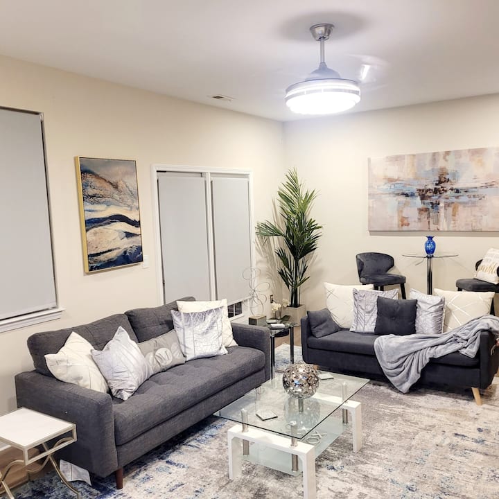 Modern, Luxurious, Spacious 3 Bdrm 3 Bath Townhome - Cary, NC