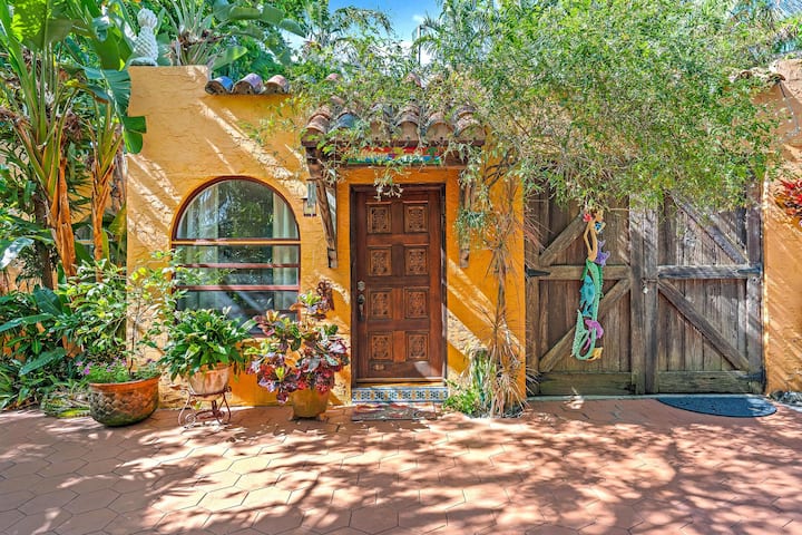 Flamingo Casita - Garden Hideaway + Shared Pool - West Palm Beach, FL