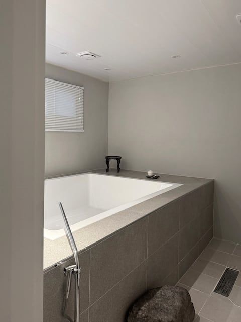 [Breakfast & hot water included] Private large bathtub, private outdoor bench barbecue private accom