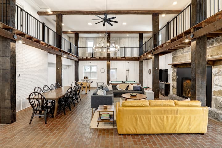 The Barn at Legacy Manor