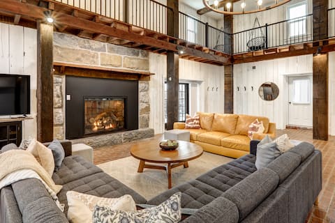 The Barn at Legacy Manor