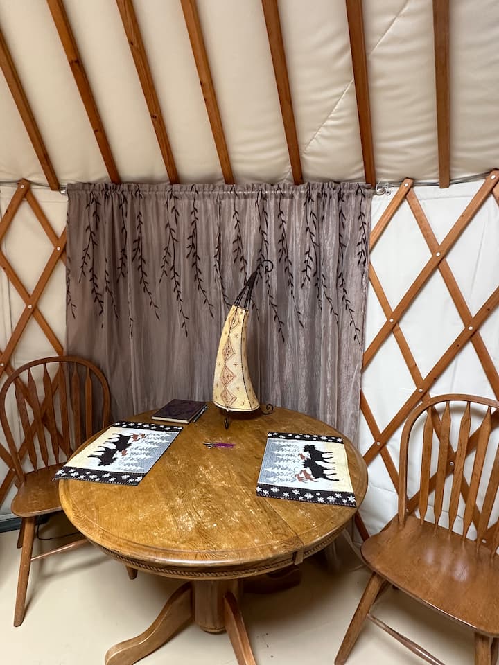 Birdsong Yurt - Homer, AK