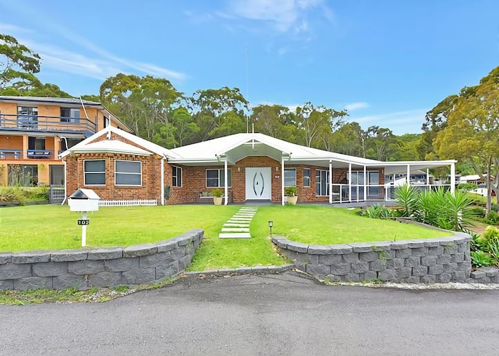 Lake Daze At Coal Point - Lakeviews, Pool & Bbq - Caves Beach