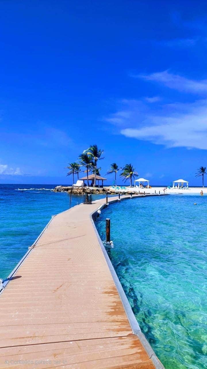 Playa Escondida and the Panamanian Caribbean await you