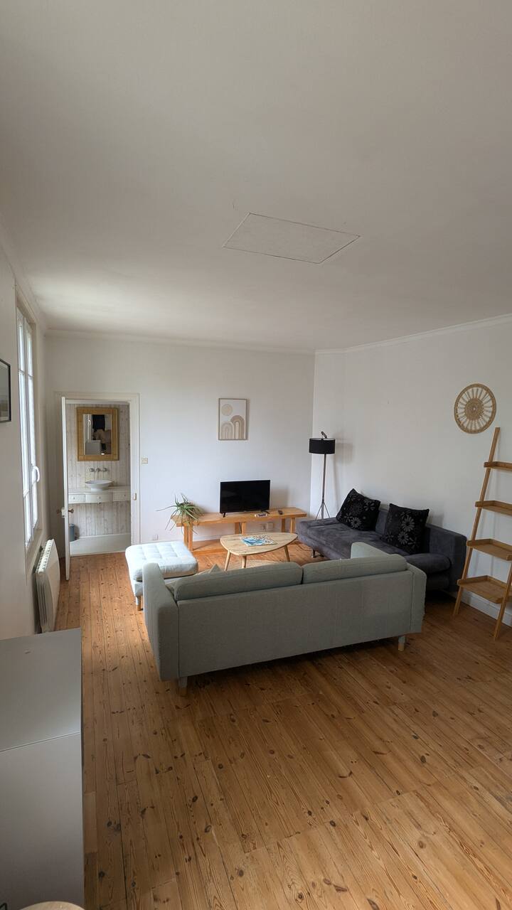 Maison Calme Avec Terasse Proche Centre Ville - La Rochelle