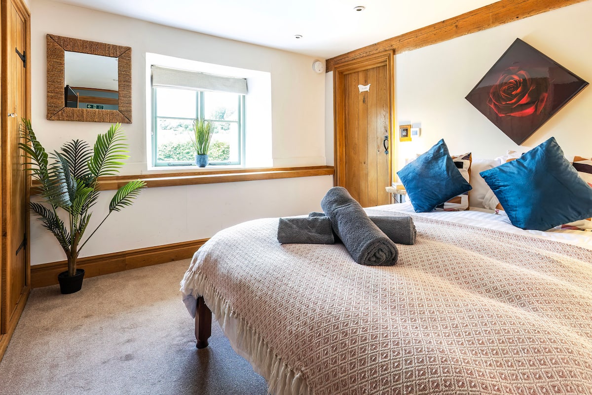 5* Cotswold Chocolate Box Manor House photo 42