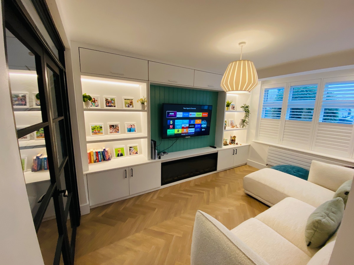 Popular Airbnb listing: Modern family home with easy access to London in Epping Forest