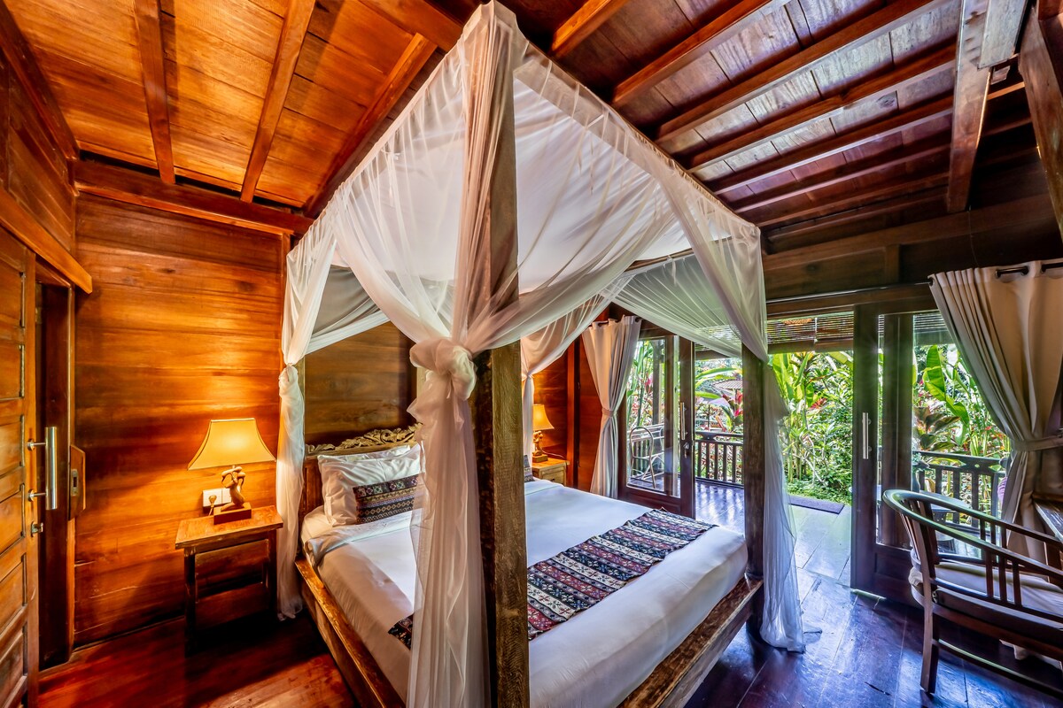 Villa in Kecamatan Ubud · 2 bedrooms · 2 beds · 1 bath, συγκρίσιμο Airbnb