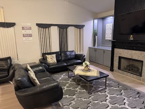 Popular Airbnb listing: FIFA NRG Stadium Cozy, Comfy House For 8 Persons. in Willow Meadows / Willowbend Area