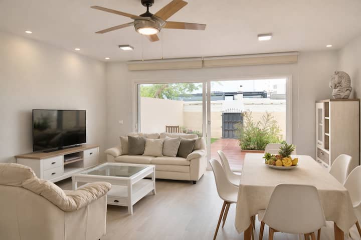 Morden House With Ocean View Pool, A/c - Los Cristianos