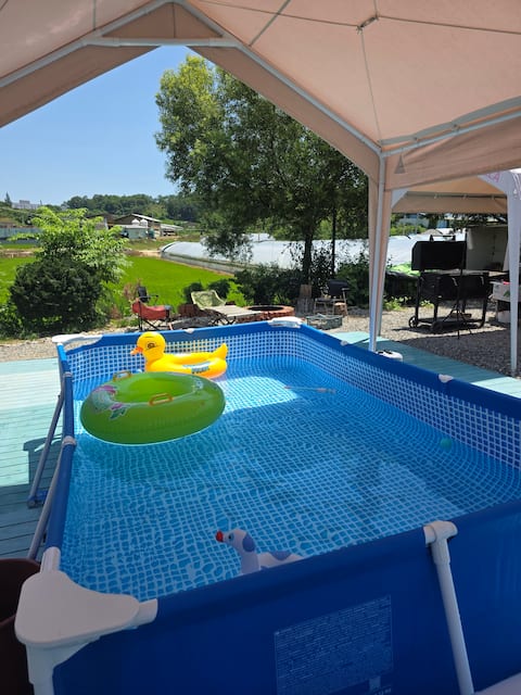 Steamed countryside in the suburbs of Seoul, swimming pool & barbecue
, Kids Cafe Accommodation
(It'