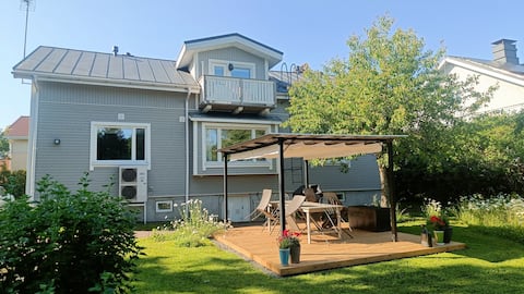 Lovely house near the city center, with its own garden
