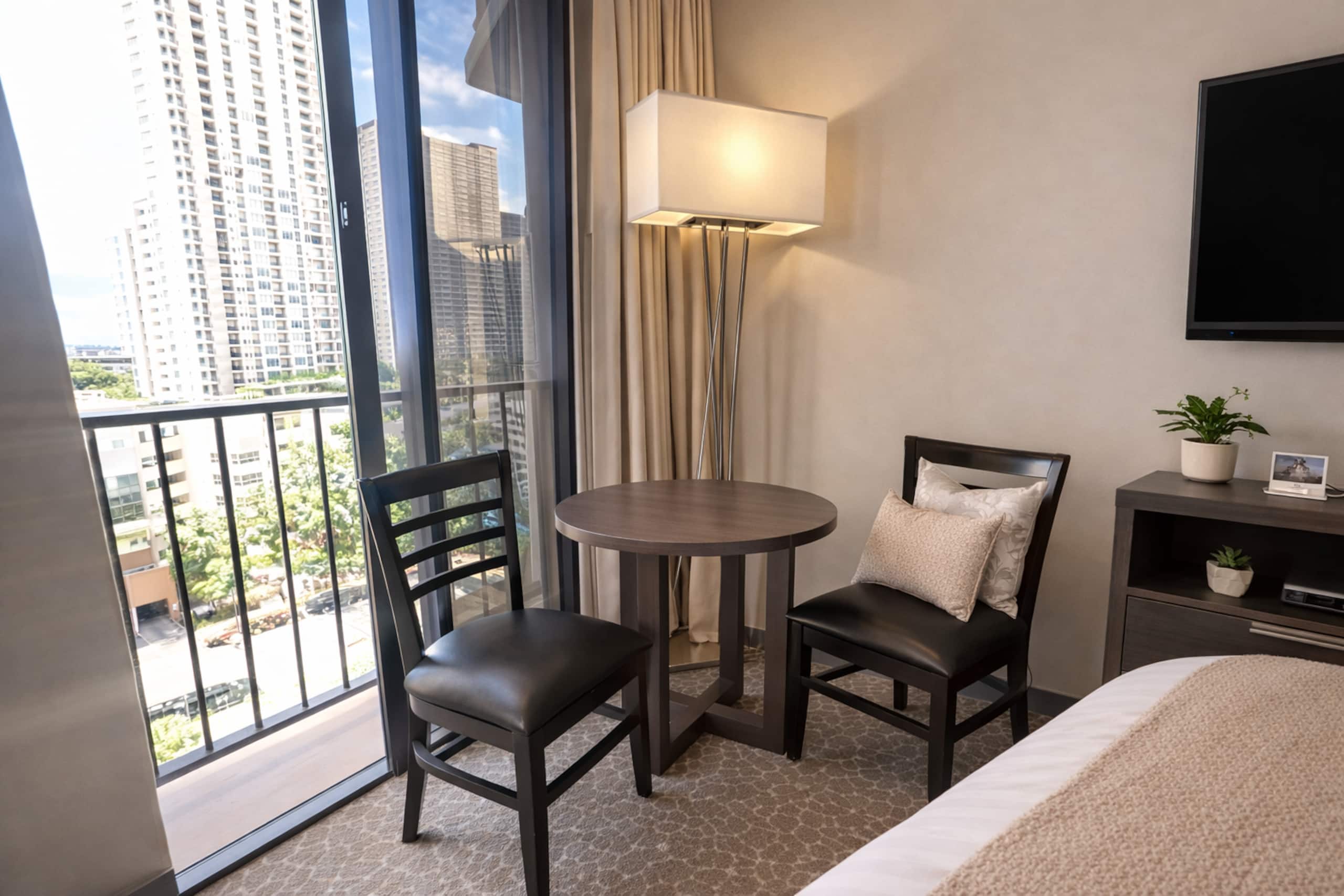 Condo in Honolulu · ★4.69 · Studio · 1 bed · 1 bath - Image 8