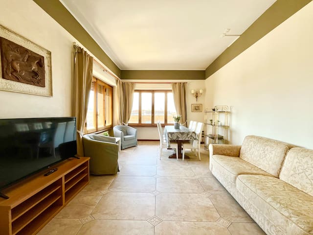 Suite with View • Elevator • A/C • Wi-Fi