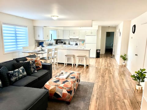 This is Home - Spacious, Clean Comfort, 2 TVs,prkg