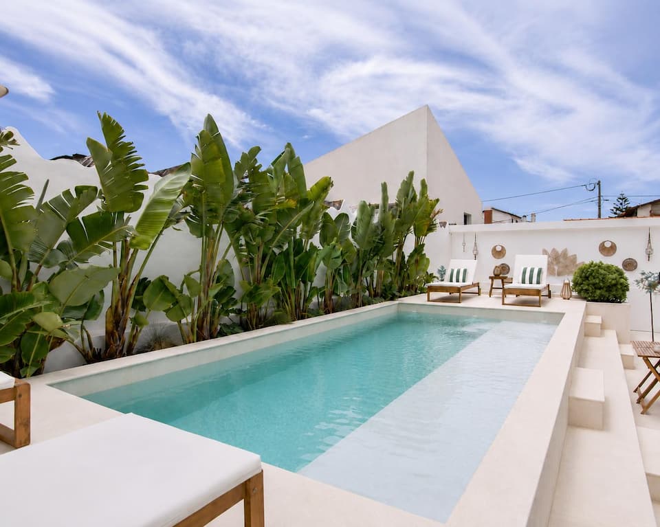 Villa Rafa, a white garden apartment by the beach, Gafanha da Encarnação, Aveiro, Portugal, photo 1 of 10