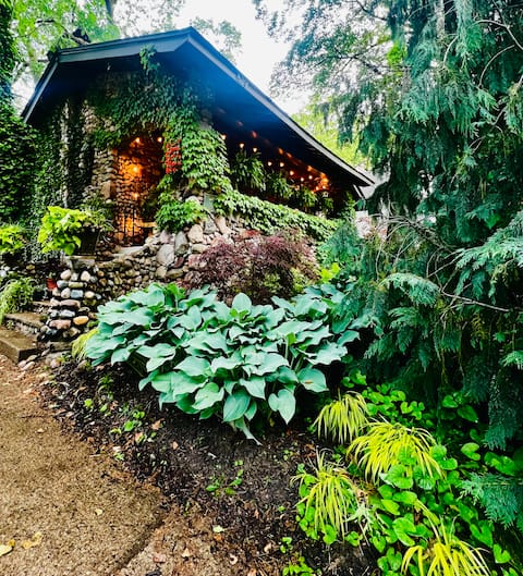 Rock House Detroit w 2 Kings Office Designer HGTV