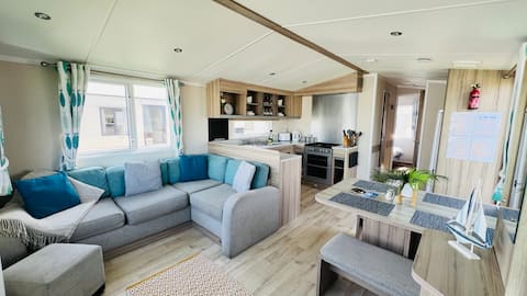 Luxurious caravan in Lyons holiday park, Rhyl