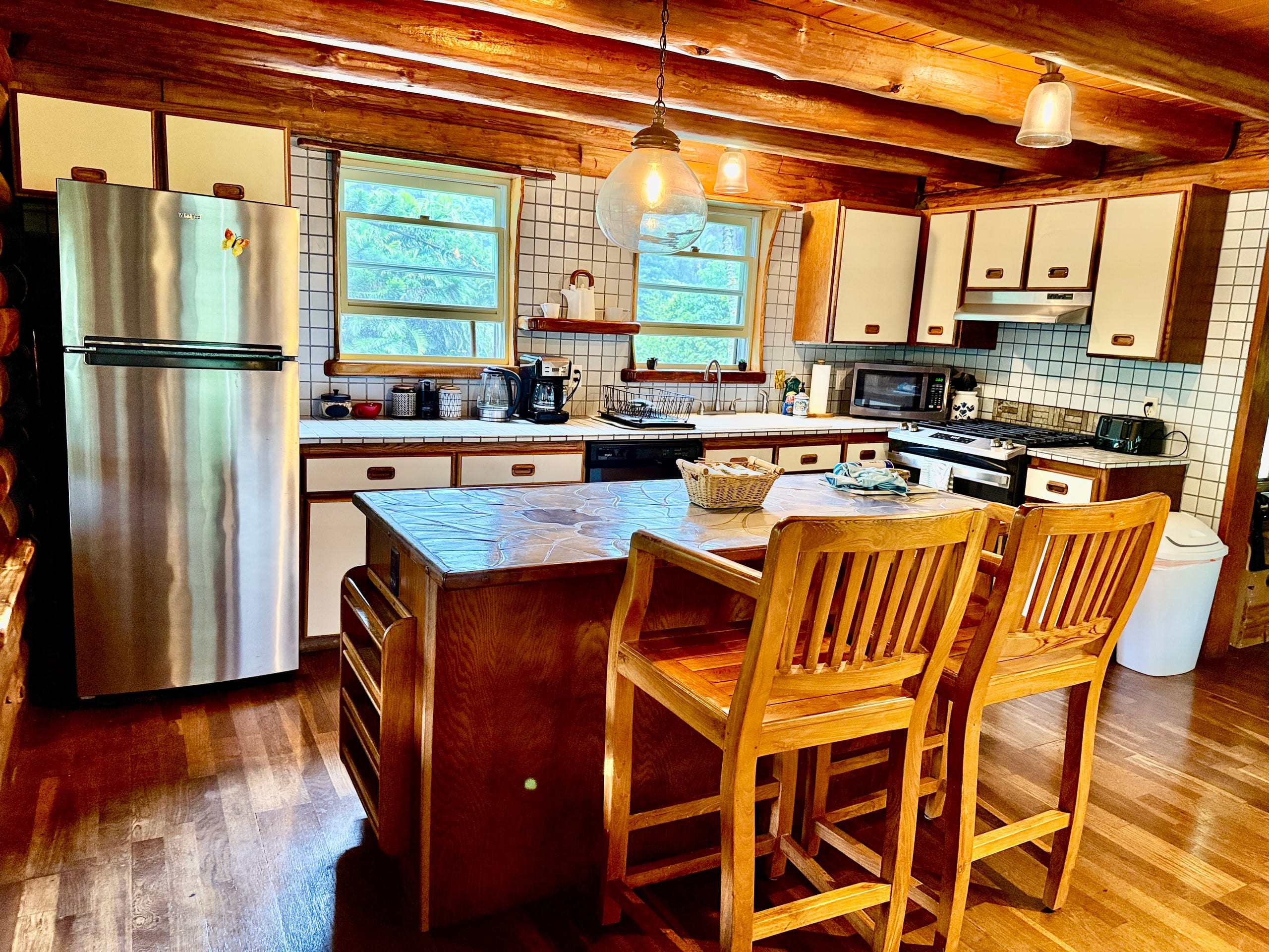 Charming Log House! Sacred Garden Farm Stay - Image 16