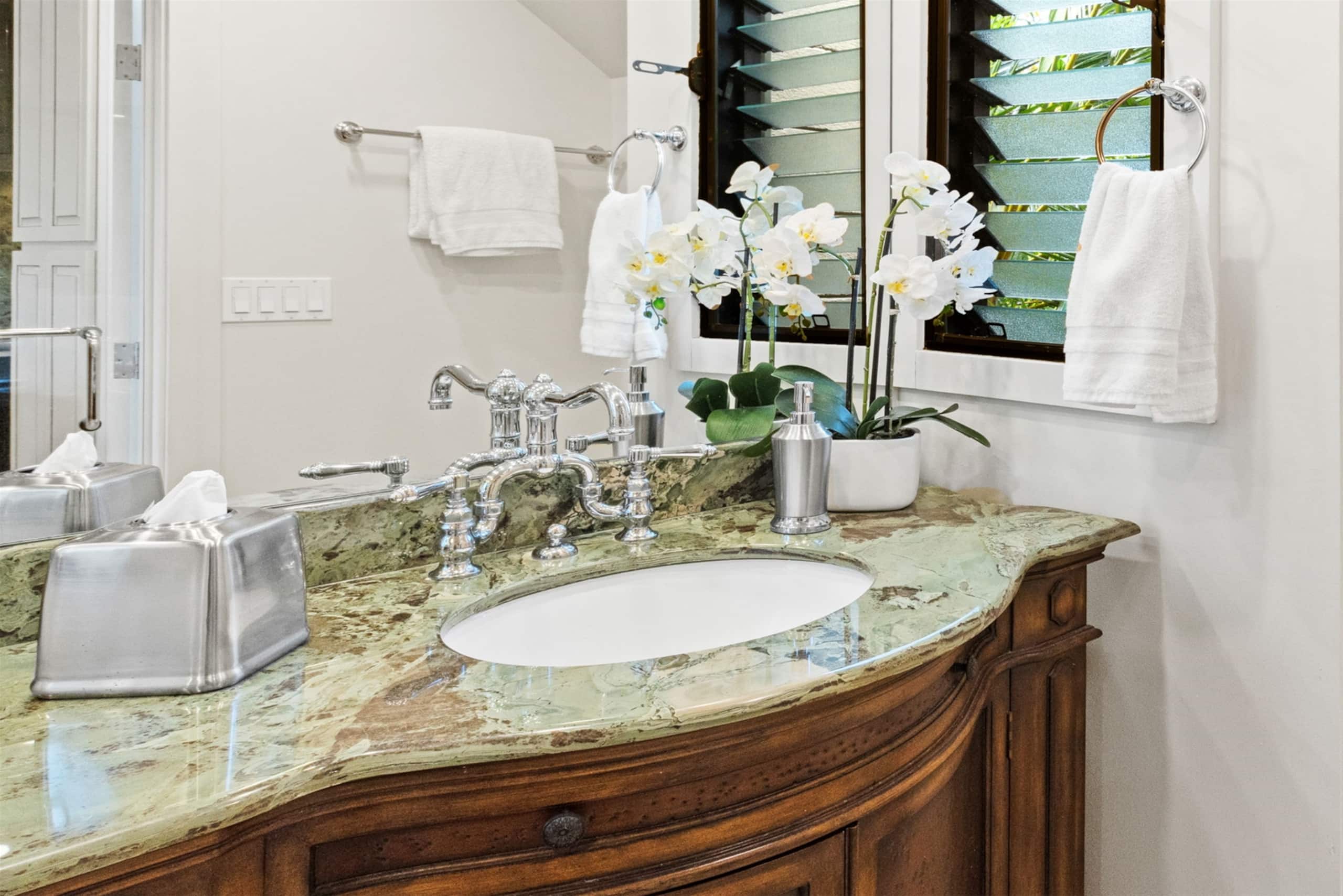 Villa in Lahaina · ★4.94 · 1 bedroom · 2 beds · 2 baths - Image 92