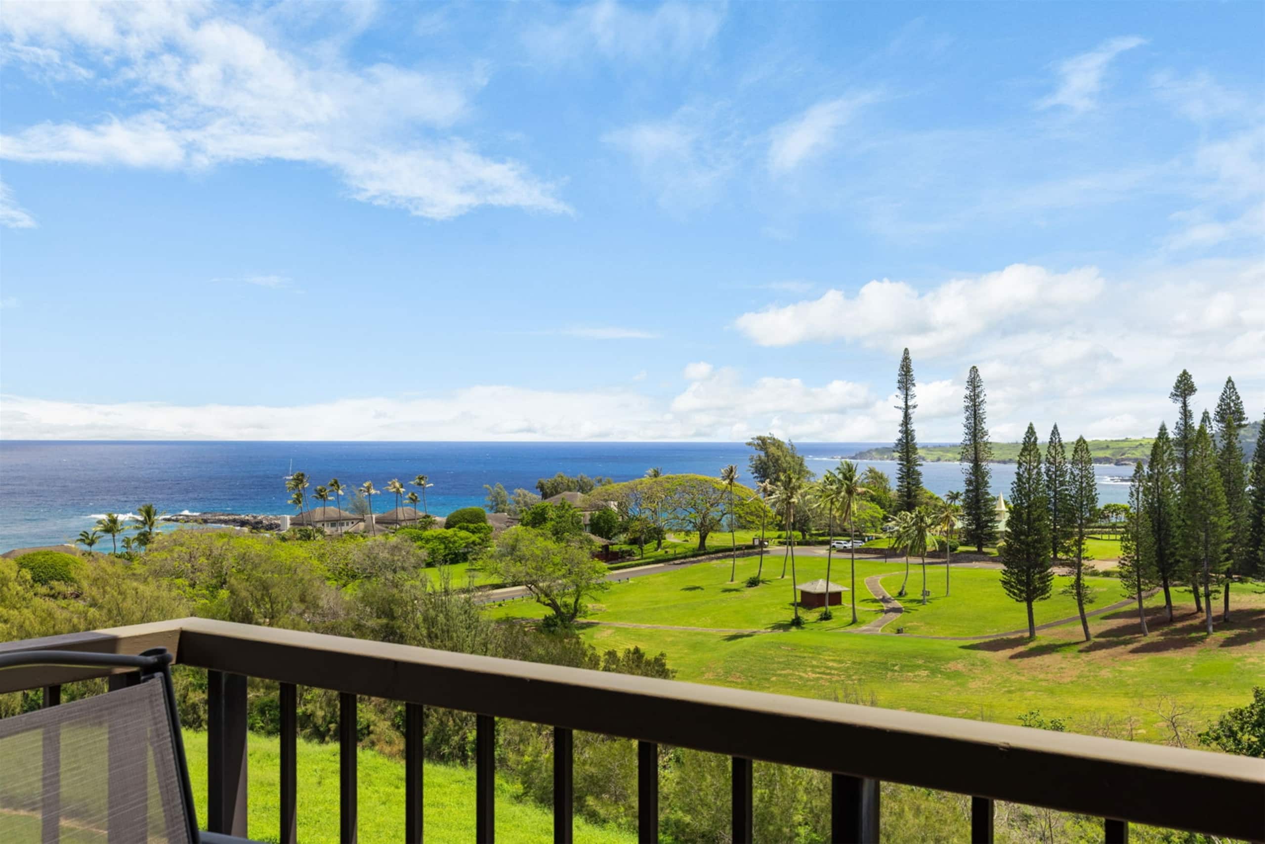 Villa in Lahaina · ★4.94 · 1 bedroom · 2 beds · 2 baths - Image 97