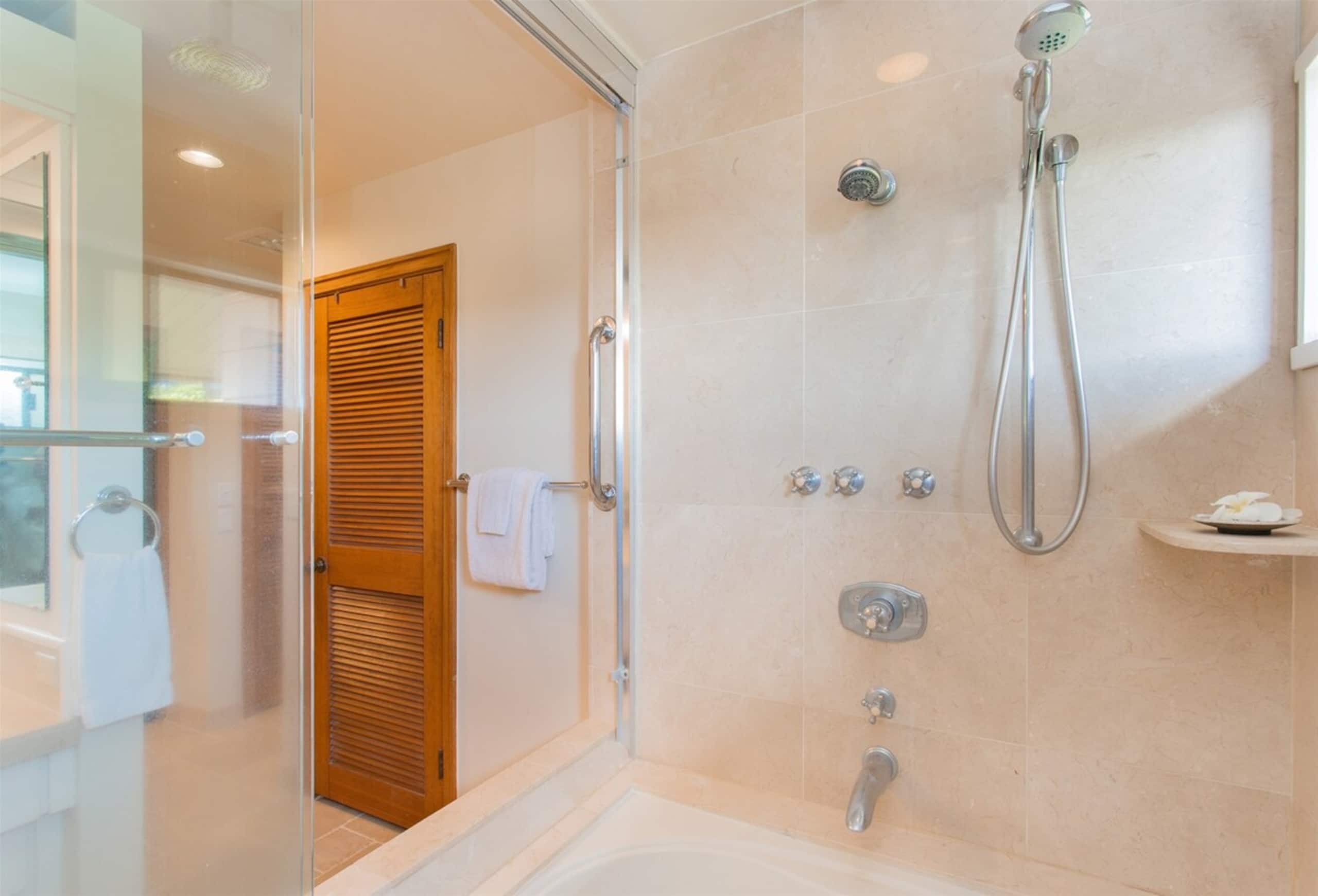 Villa in Lahaina · ★4.94 · 1 bedroom · 2 beds · 2 baths - Image 47