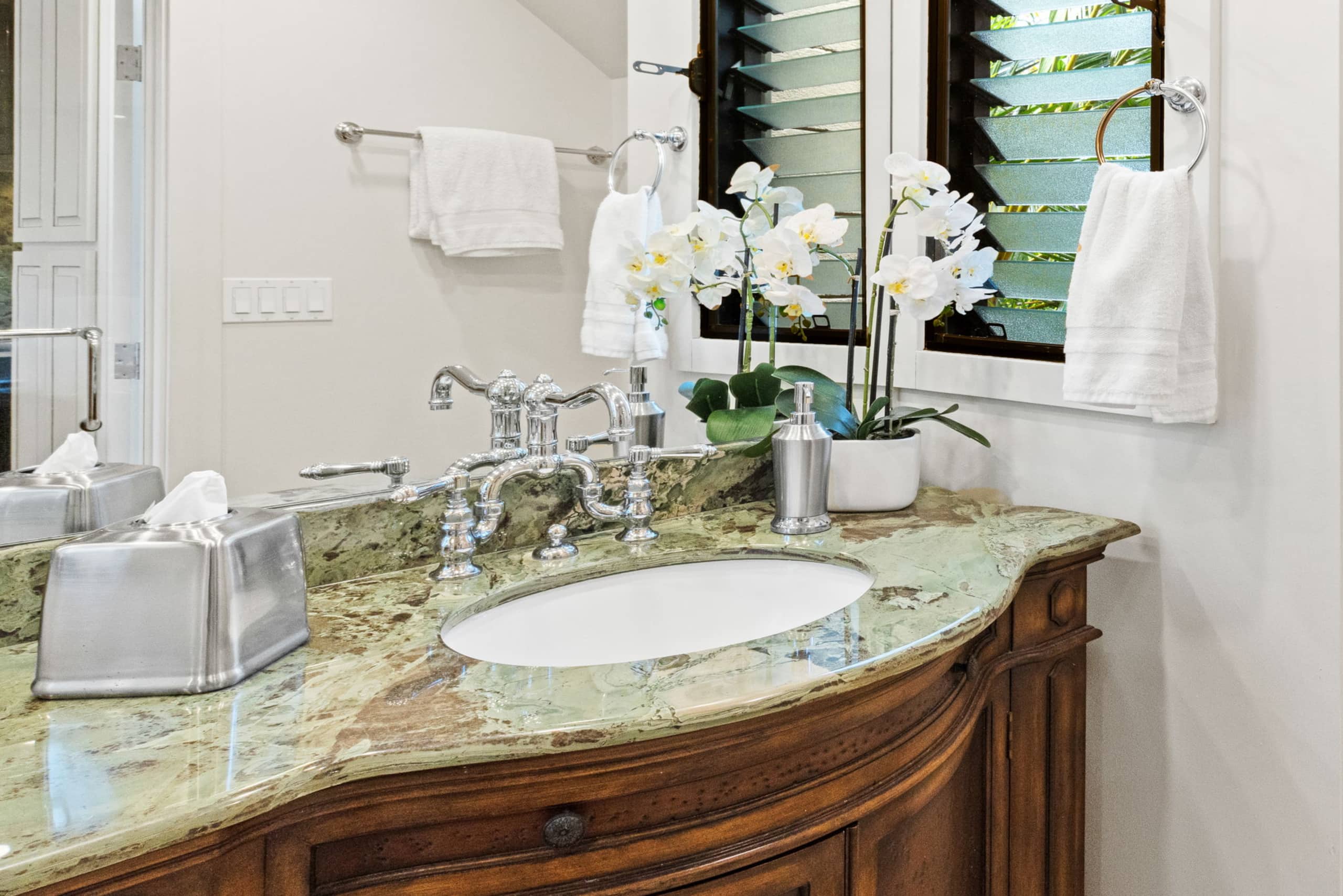 Villa in Lahaina · ★4.94 · 1 bedroom · 2 beds · 2 baths - Image 29