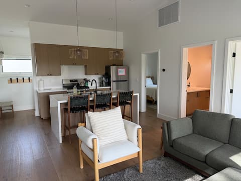 Successful Airbnb property: Brand New 2 Bed, 1 Bath Unit in Quiet Neighborhood in Costa Mesa