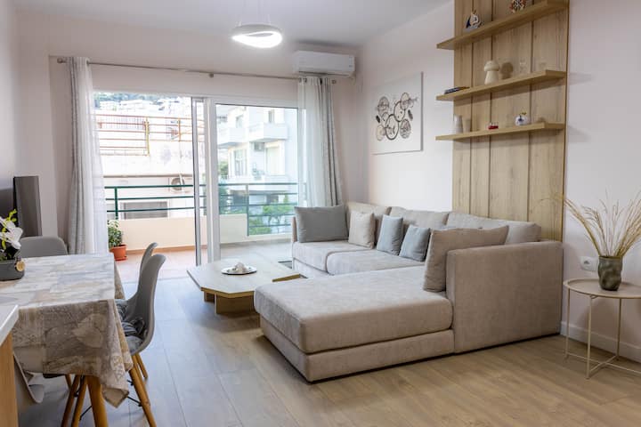 Seafront One Bedroom Apartment! Free Parking &Wifi - Sarandë