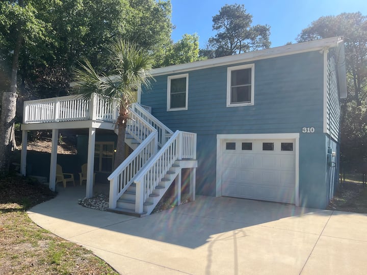 Fenced Yardbeach Parkingwalk To Beach & Town - Emerald Isle, NC