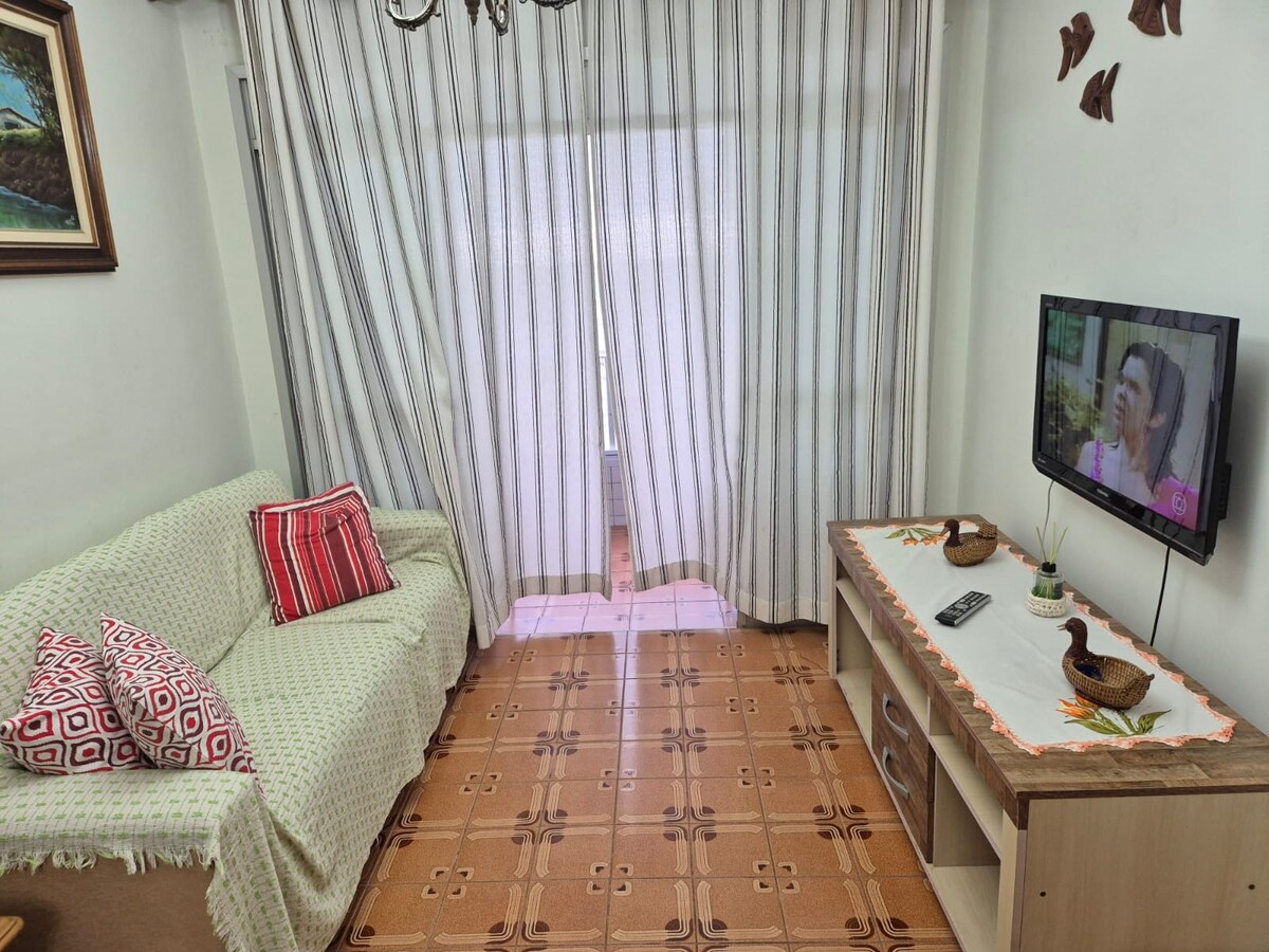Airbnb em destaque: Charming beachfront apartment, with parking em Praia Grande
