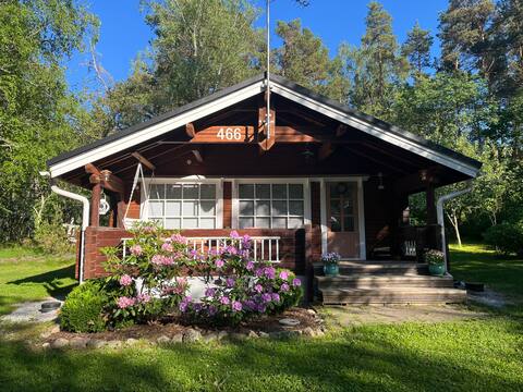 A clean and cozy cottage with amenities in Laitila