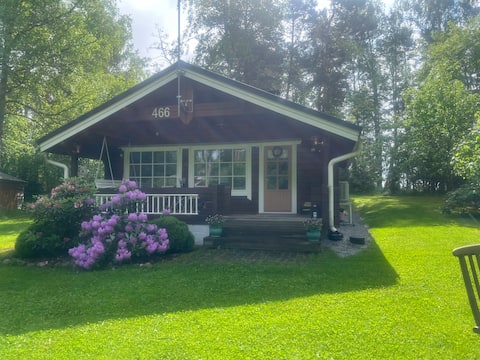 Clean and cozy cottage with amenities in Laitila