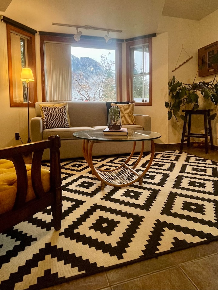 Private Adventure Pad With Stawamus Chief Views - Squamish