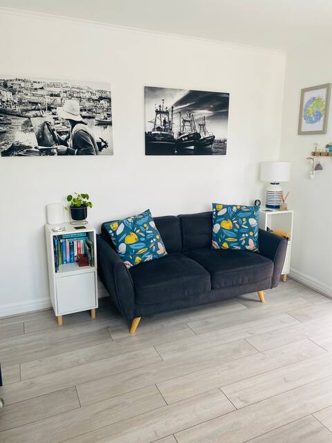 Top performing Airbnb: Seaside haven for two with parking and Sea Views in Brixham