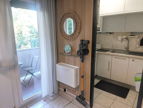 Top Airbnb: (mi) air-conditioned, shaded balcony, parking, wifi à Les Cévennes