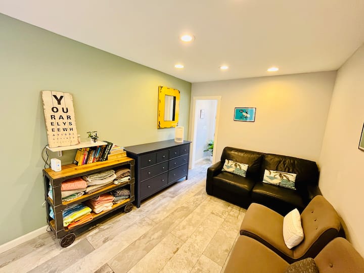 Queen Suite With Own Entry, Bath, Tv, Walk To Ucsd - Del Mar, CA