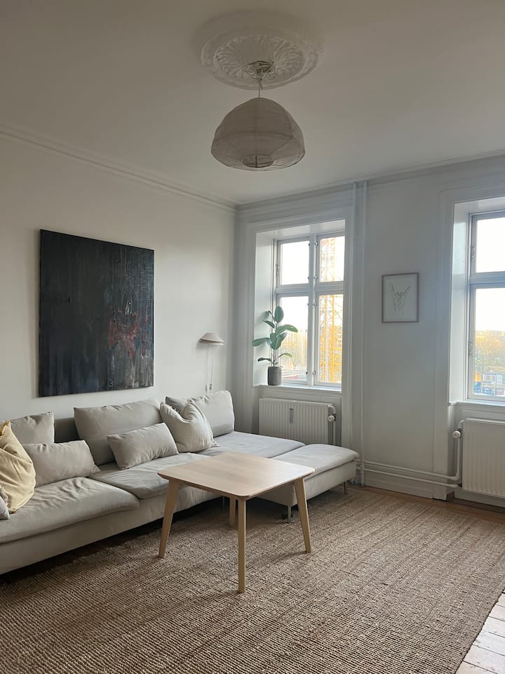 Familievenlig Lejlighed I Central Kbh Ved Søerne - Copenhagen