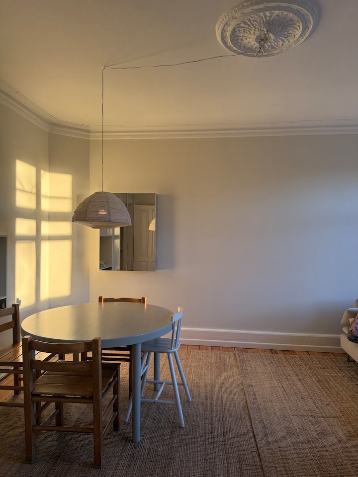 Familievenlig Lejlighed I Central Kbh Ved Søerne - Copenhague