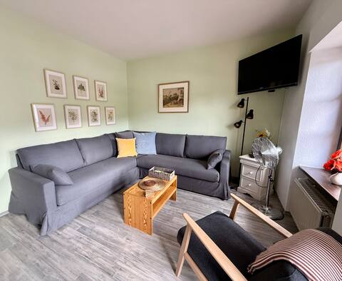 Top Airbnb: Moselufer apartment on the Moselle bike path in Zell (Mosel)