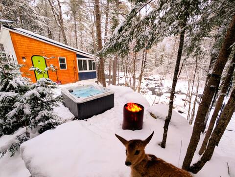 Exclusive Glass Wall Waterfront. Hot Tub, Yoga Hut