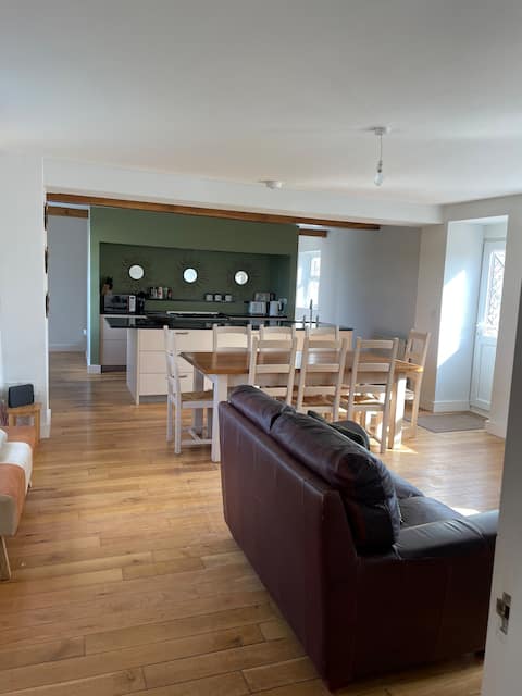 Dalston Countryside 5-bed home w/optional hot tub.