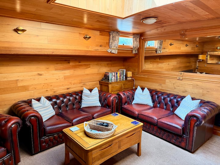 Unique Houseboat Experience | Central City Break - York, UK