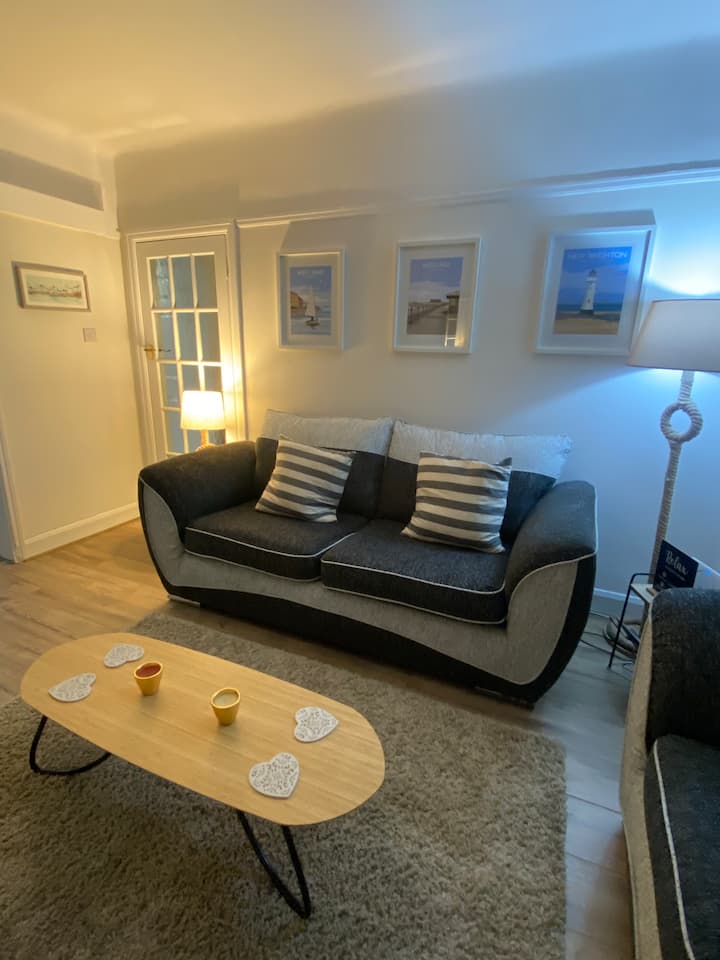 Cheerful 3 Bedroom Fully Accessible Coastal Home - Wirral