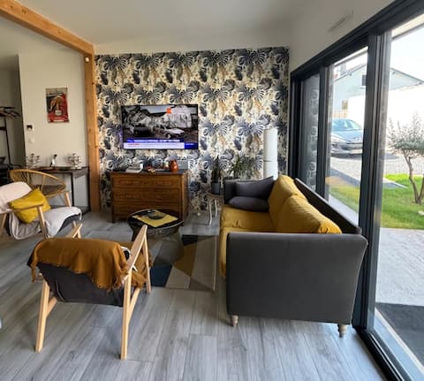 Top Airbnb: Wood house in a quiet area with private parking in Doulon Bottière