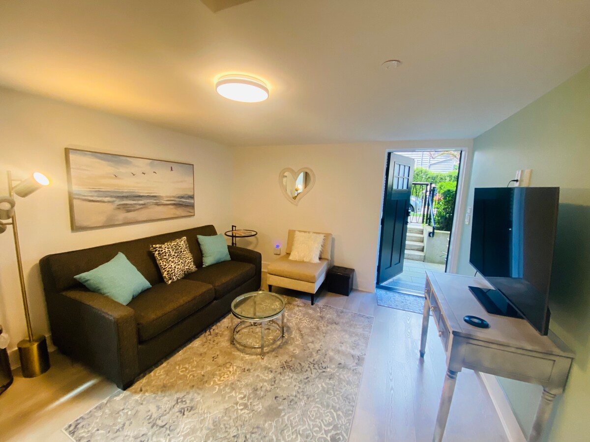 zona de sala de estar con entrada privada 